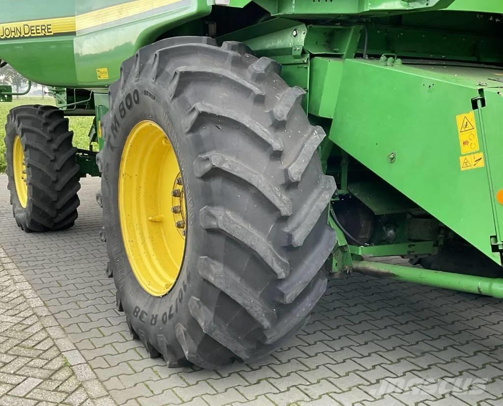 John Deere T 560 حصادات