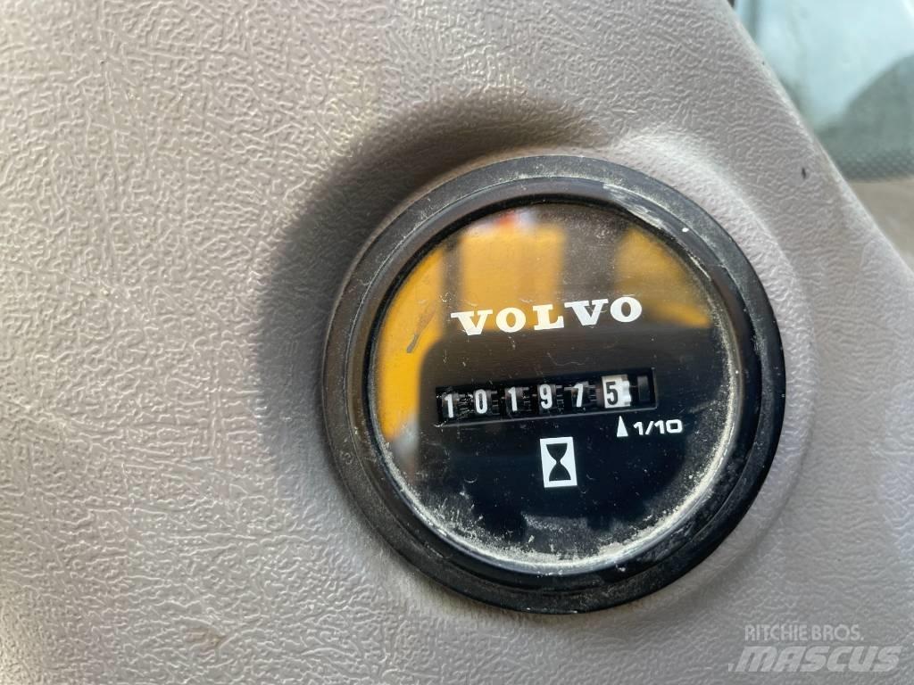 Volvo EC 480 E L حفارات زحافة