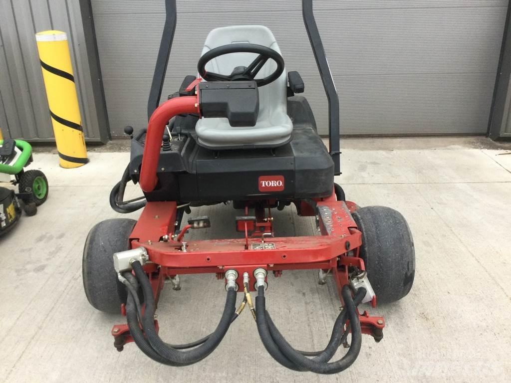Toro 3250D ركوب الحشائش
