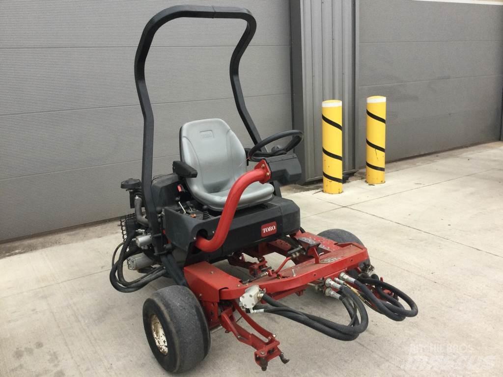 Toro 3250D ركوب الحشائش