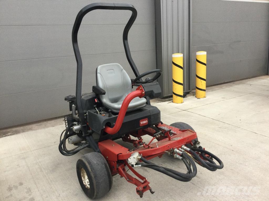 Toro 3250D ركوب الحشائش