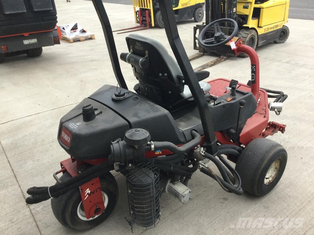 Toro 3250D ركوب الحشائش