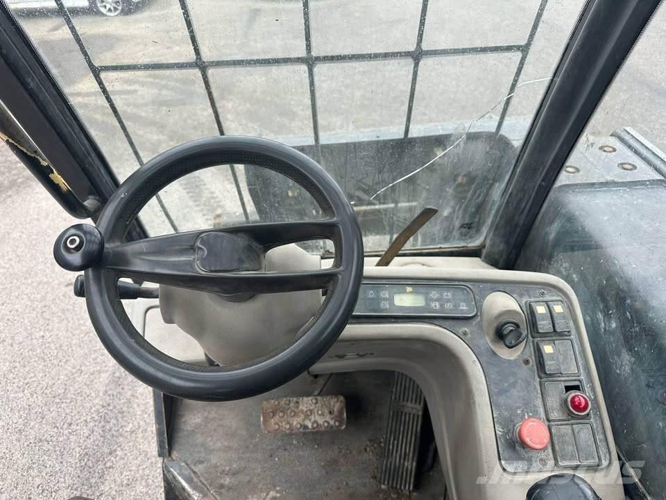 JCB TLT 25 D مناولات متداخلة