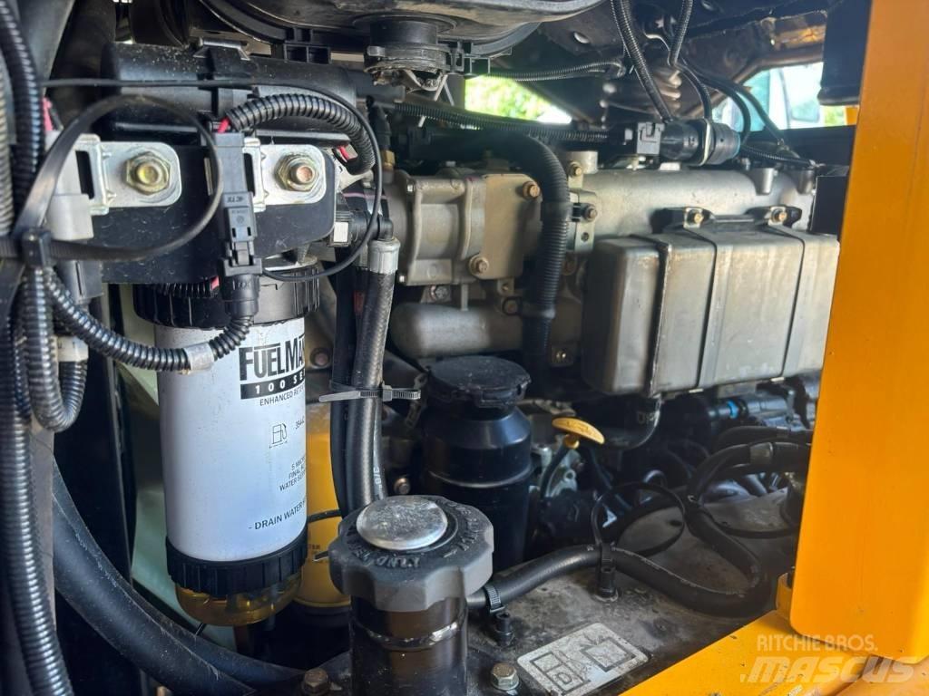 JCB Vibromax 6 ST ساحبات مفصلية