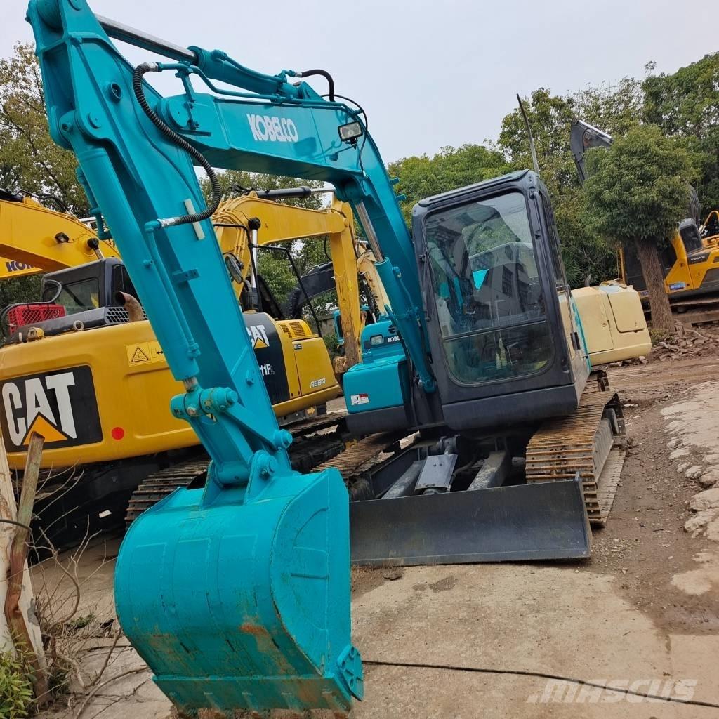 Kobelco SK 75 حفارات زحافة