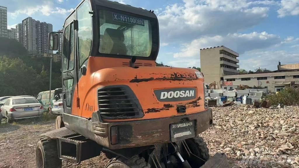 Doosan DX 60W حفارات صغيرة أقل من 7 طن (حفارات صغيرة)