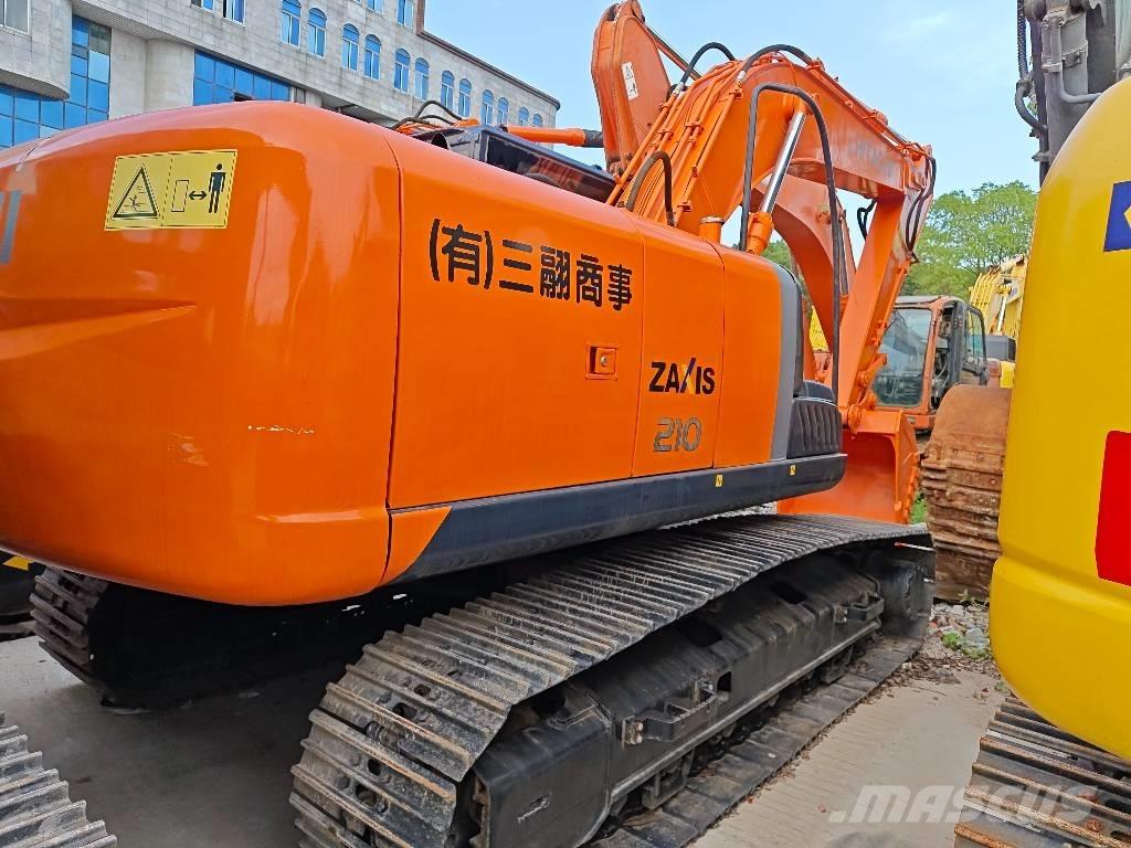 Hitachi ZX 210 حفارات زحافة