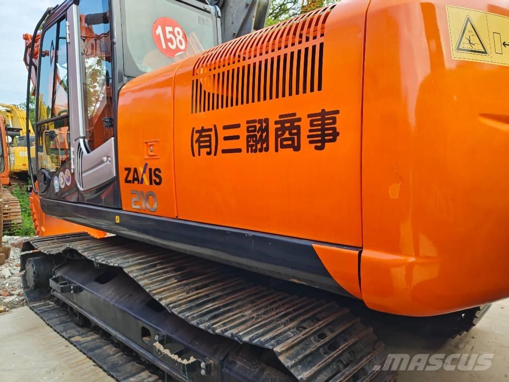Hitachi ZX 210 حفارات زحافة