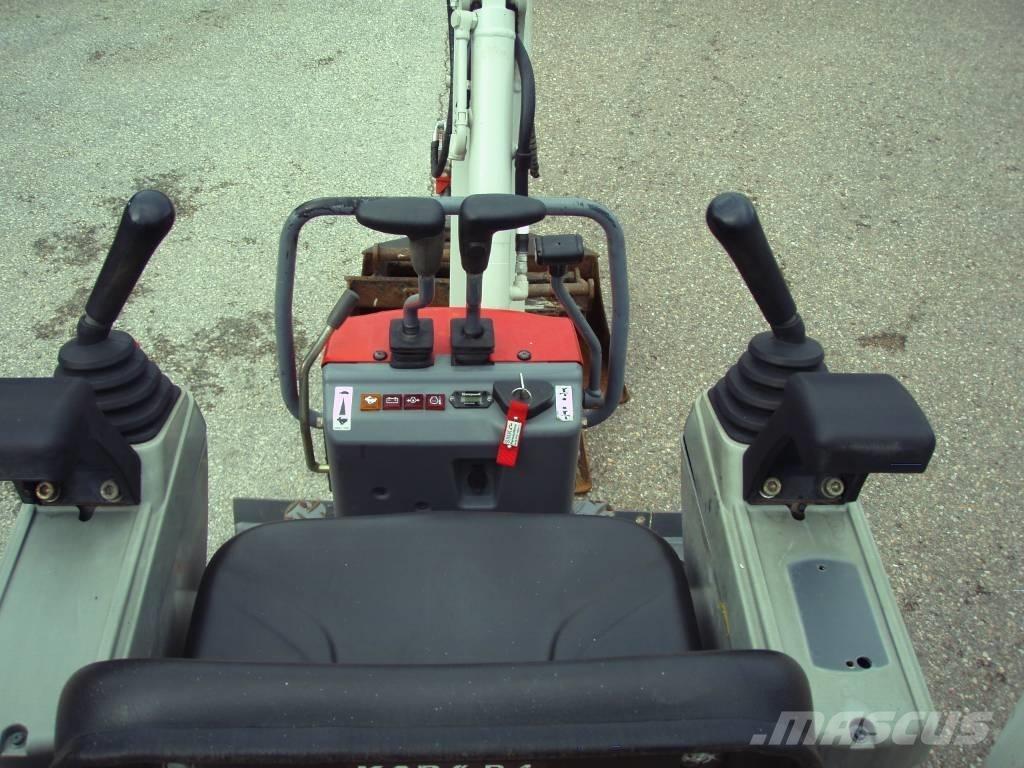 Takeuchi TB 210 R حفارات صغيرة أقل من 7 طن (حفارات صغيرة)