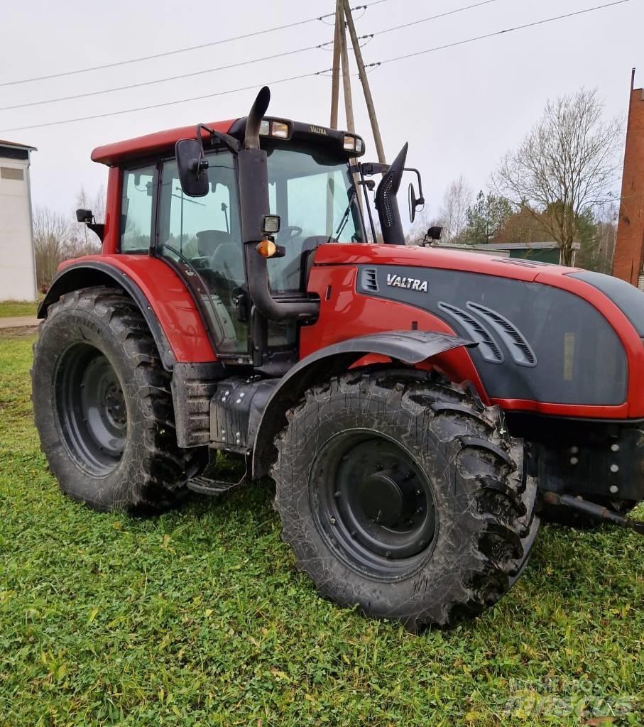 Valtra T 202 Versu الجرارات