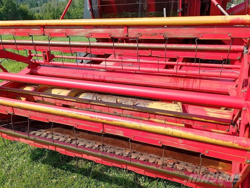 Massey Ferguson 16 حصادات