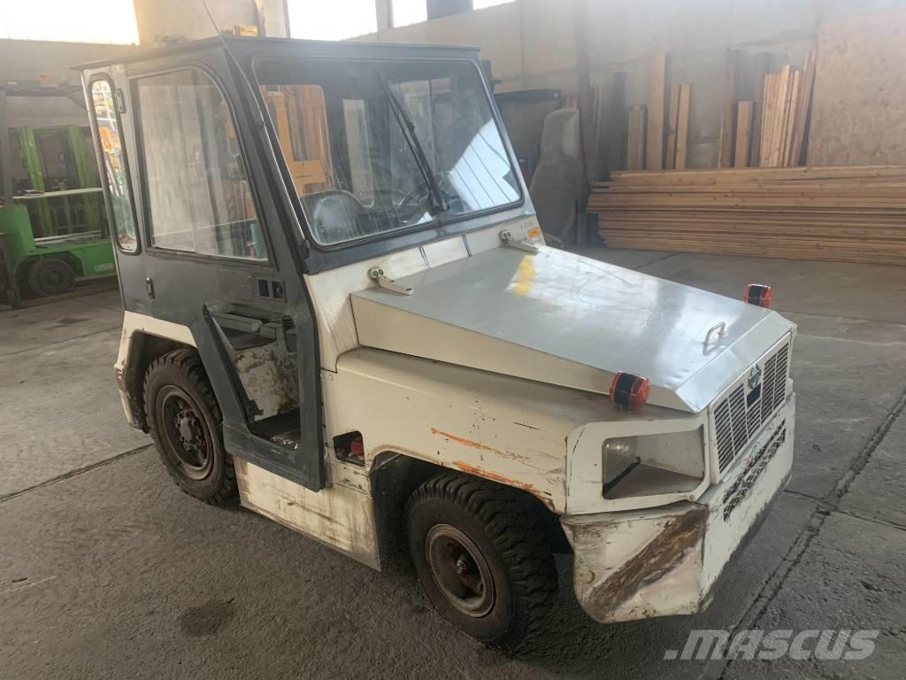 Nissan TD2500 V-2579 معدات المطار