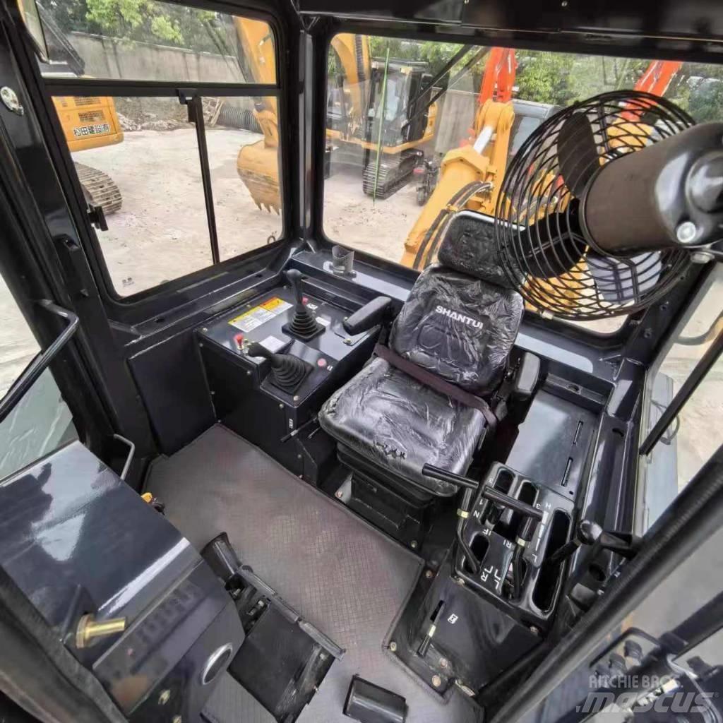 Shantui SD 32 بلدوزرات مجنزرة