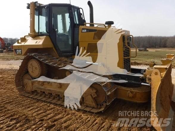 CAT D6N XL بلدوزرات مجنزرة