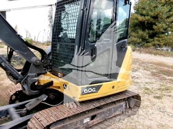 John Deere 60G حفارات زحافة
