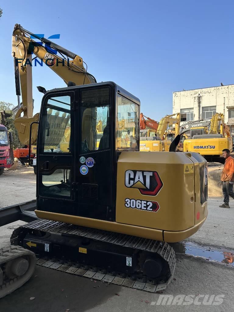 CAT 306E حفارات زحافة