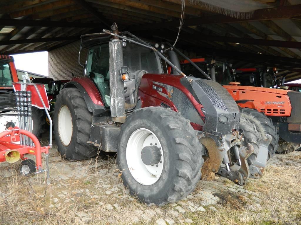 Valtra T 234 V الجرارات