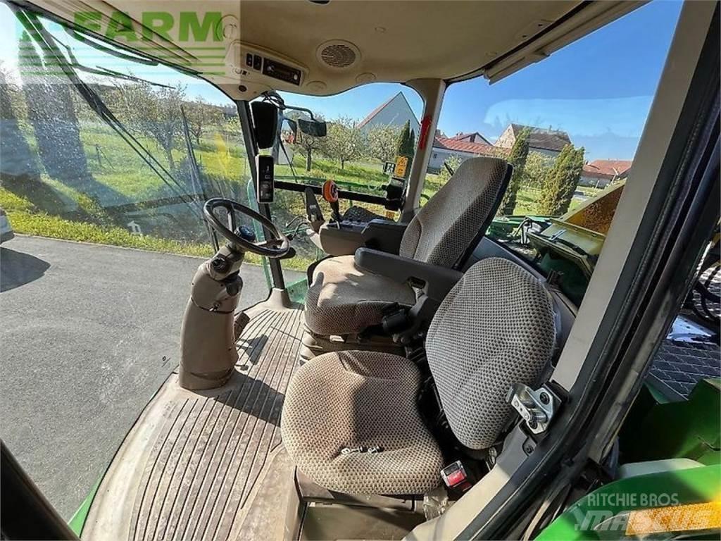 John Deere 8600 علافات ذاتية الدفع