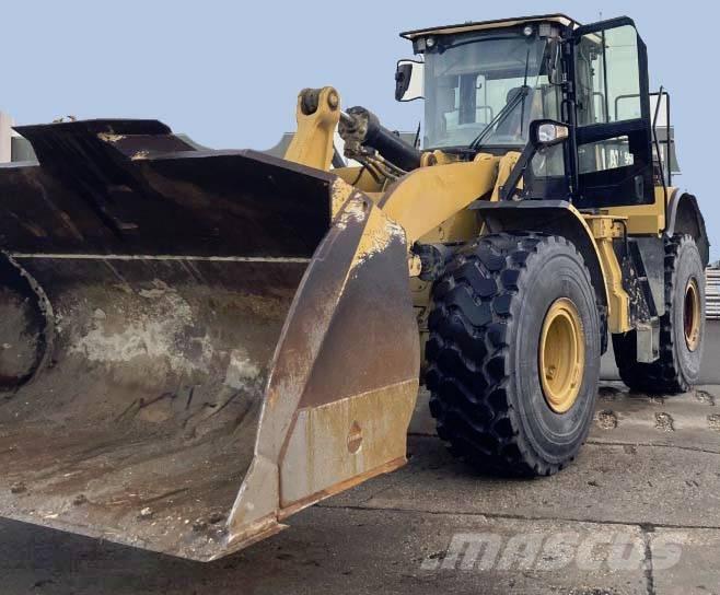 CAT 966 M لوادر بعجل