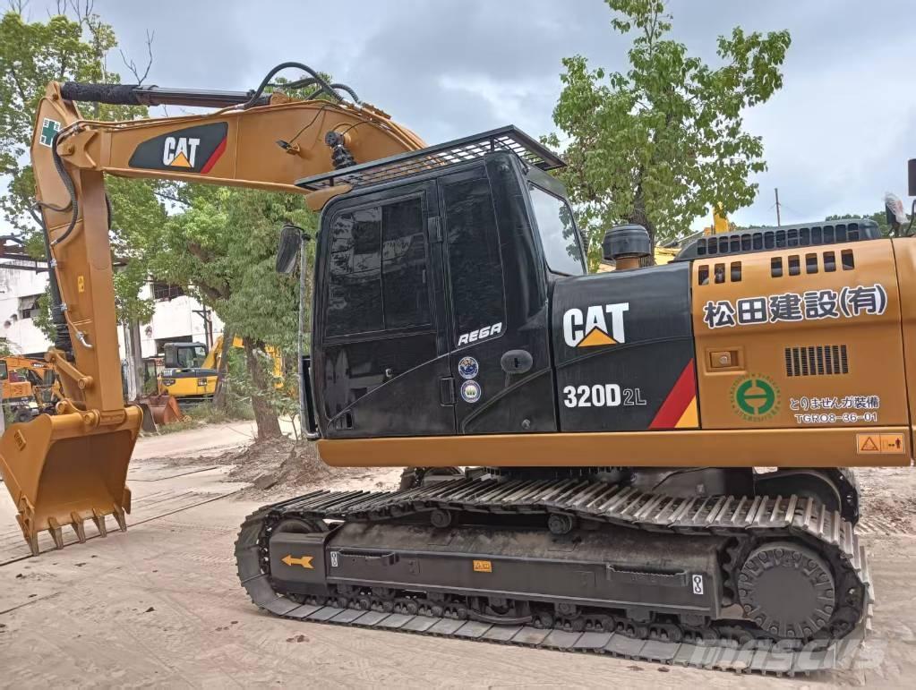 CAT 320 D 2L حفارات زحافة