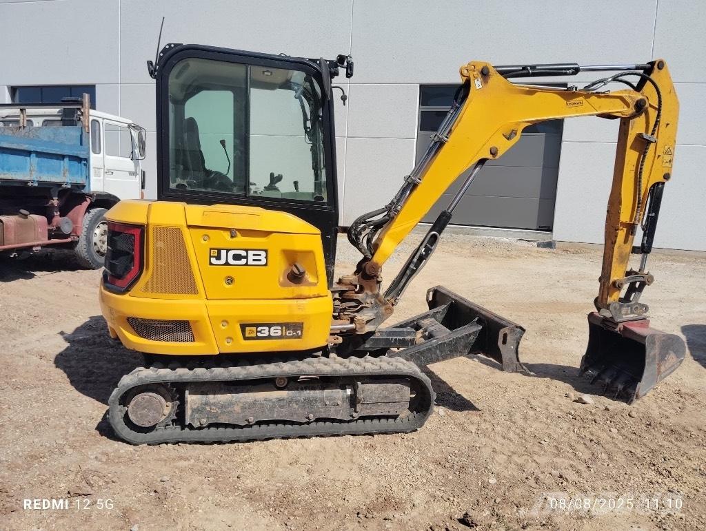 JCB 36 C-1 حفارات زحافة