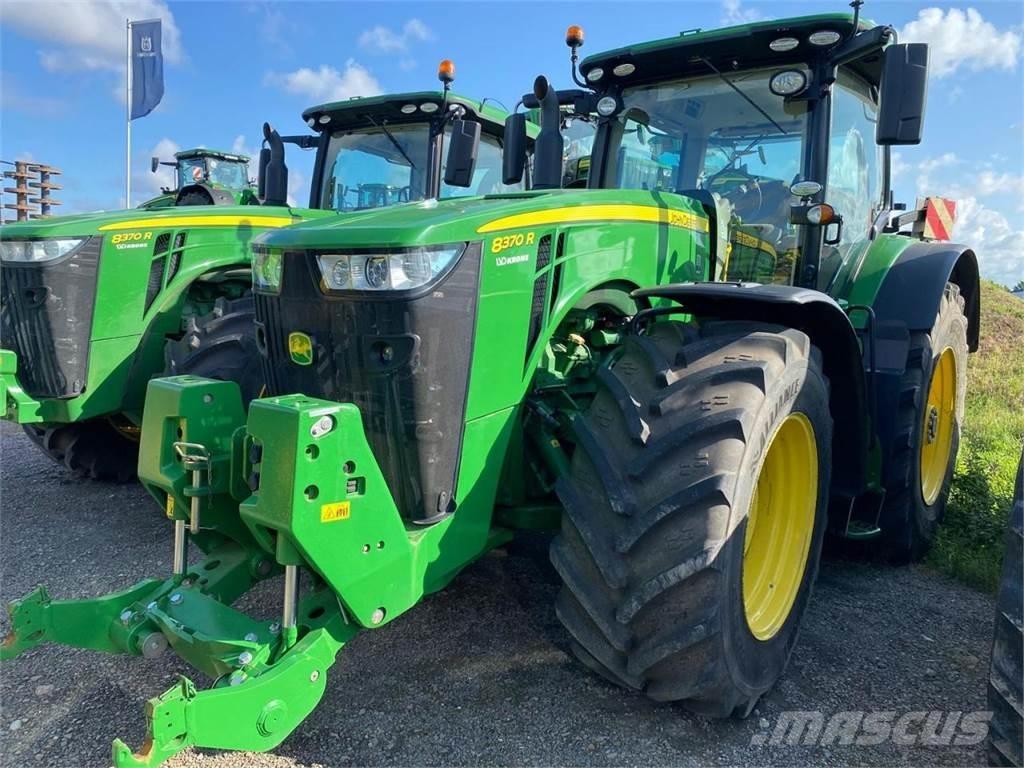 John Deere 8370R الجرارات