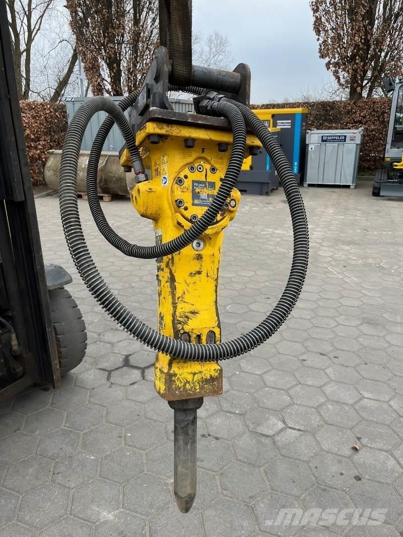 Atlas Copco SB202 مطارق / كسارات