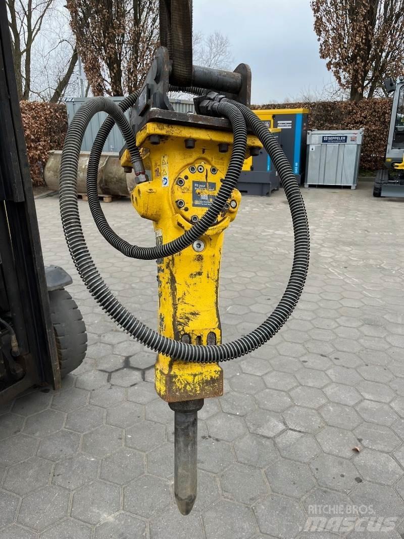 Atlas Copco SB202 مطارق / كسارات