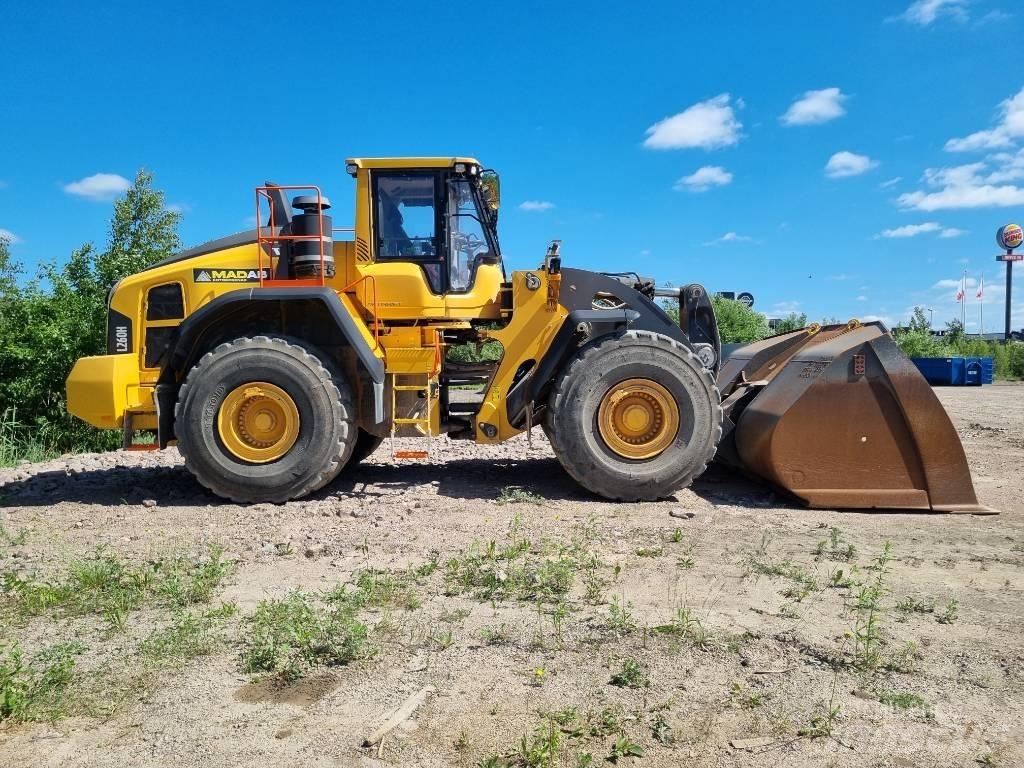 Volvo L 260 H لوادر بعجل