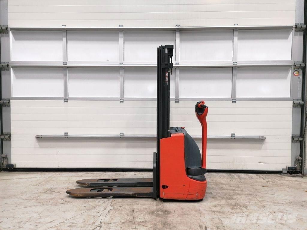 Linde L10 معدات التكديس الجوالة
