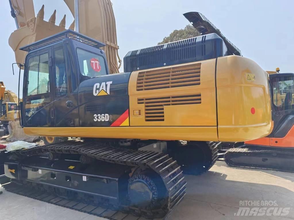 CAT 336 D حفارات زحافة