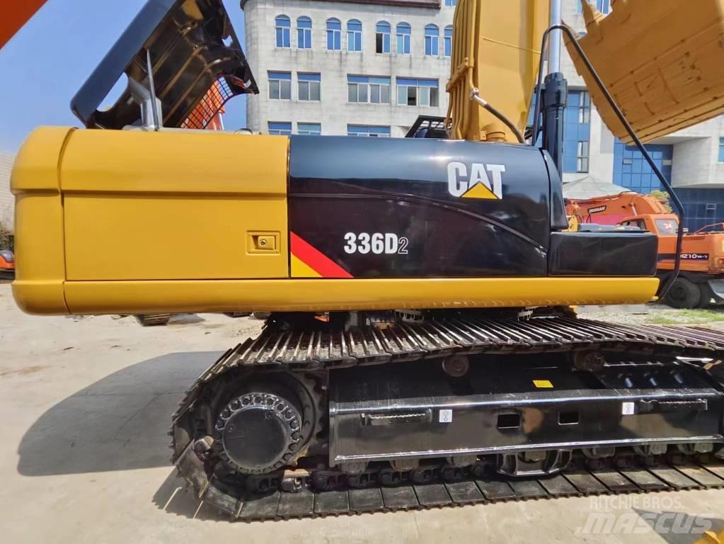 CAT 336 D حفارات زحافة