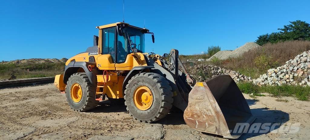Volvo L 120 H لوادر بعجل