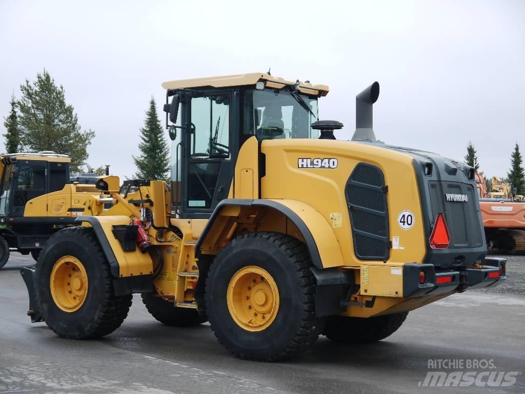 Hyundai HL 940 لوادر بعجل