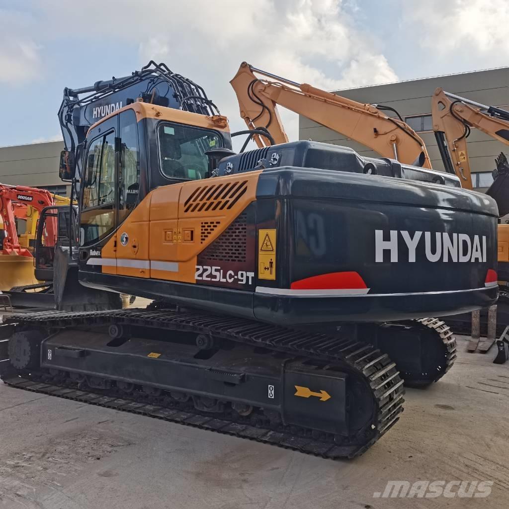 Hyundai 225LC-9T حفارات زحافة