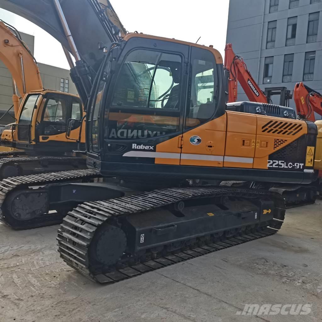 Hyundai 225LC-9T حفارات زحافة
