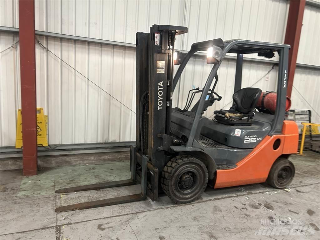 Toyota 02-8FGF20 شاحنات LPG