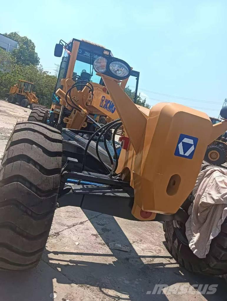 XCMG GR 1803 معدات تمهيد الطرق