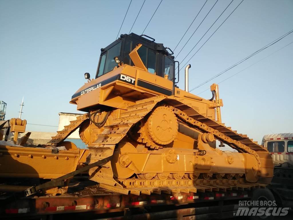 CAT D 6 T LGP بلدوزرات مجنزرة