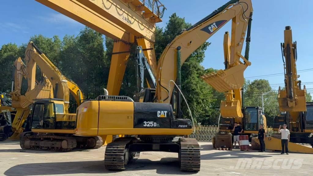 CAT 325 D L حفارات زحافة