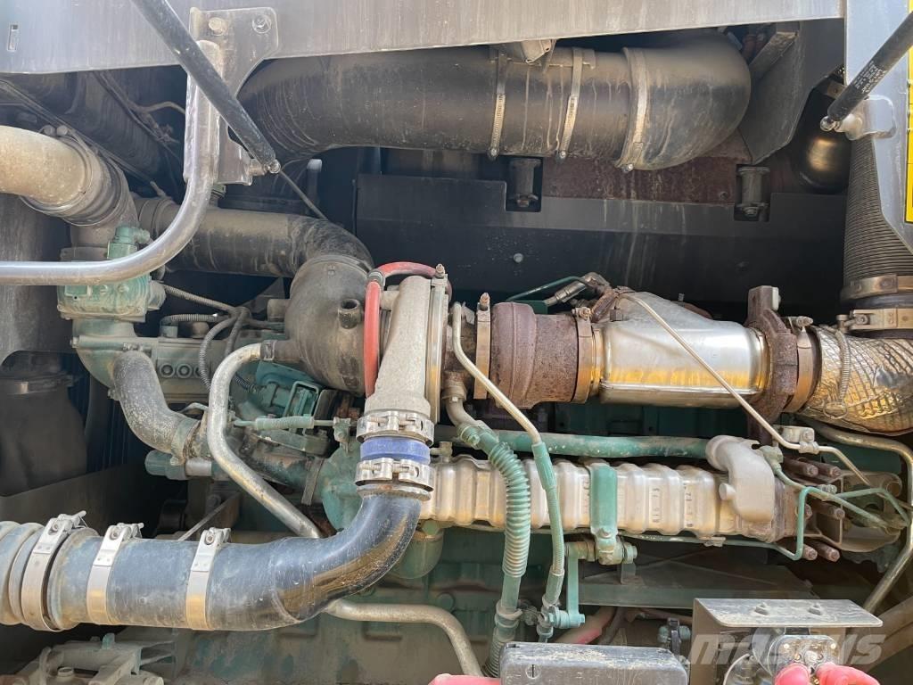 Volvo G 930R معدات تمهيد الطرق