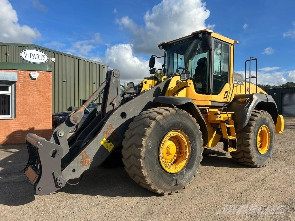 Volvo L110H لوادر بعجل