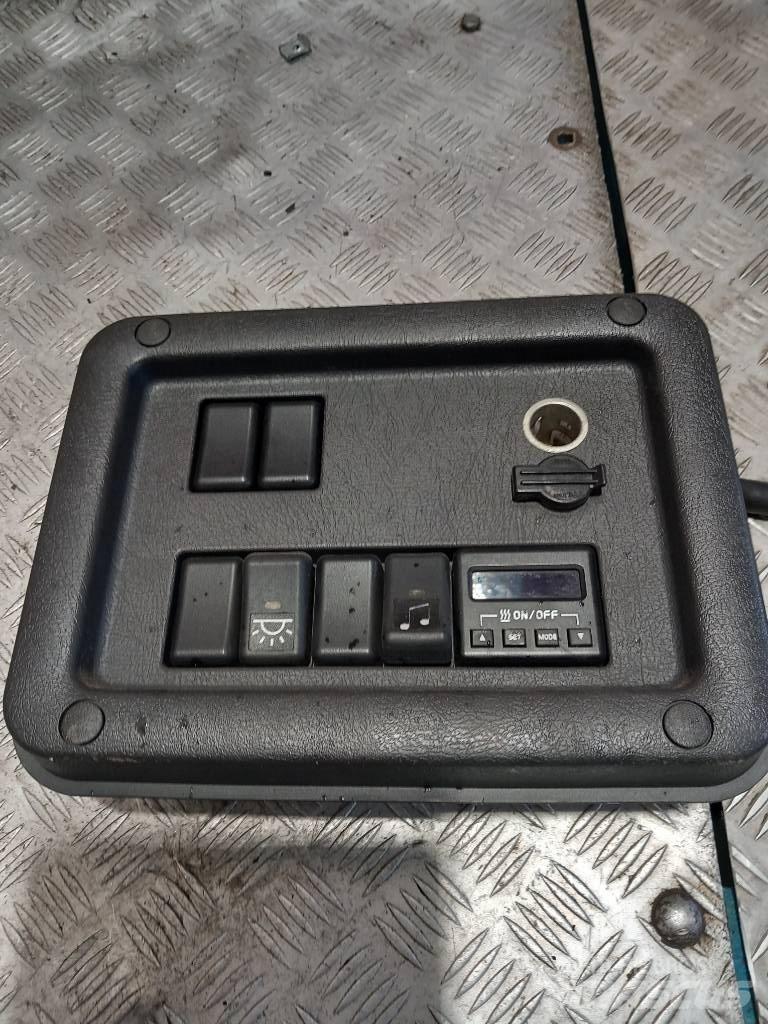 Volvo FH 12    20576730 كابينة والداخلية