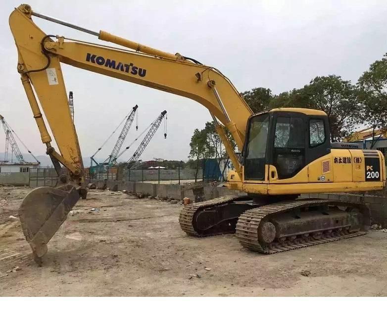 Komatsu pc200-7 حفارات زحافة