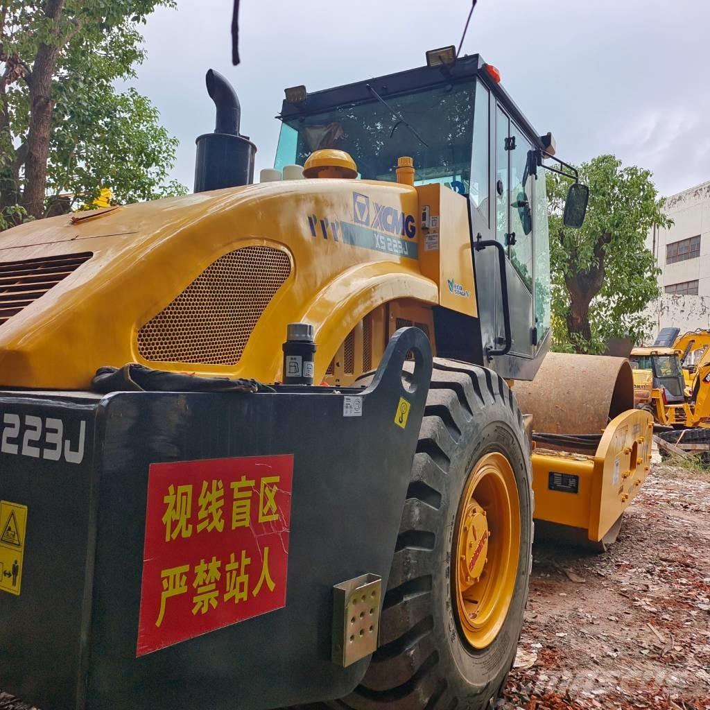 XCMG XS 223 J مداحل أحادية الأسطوانة