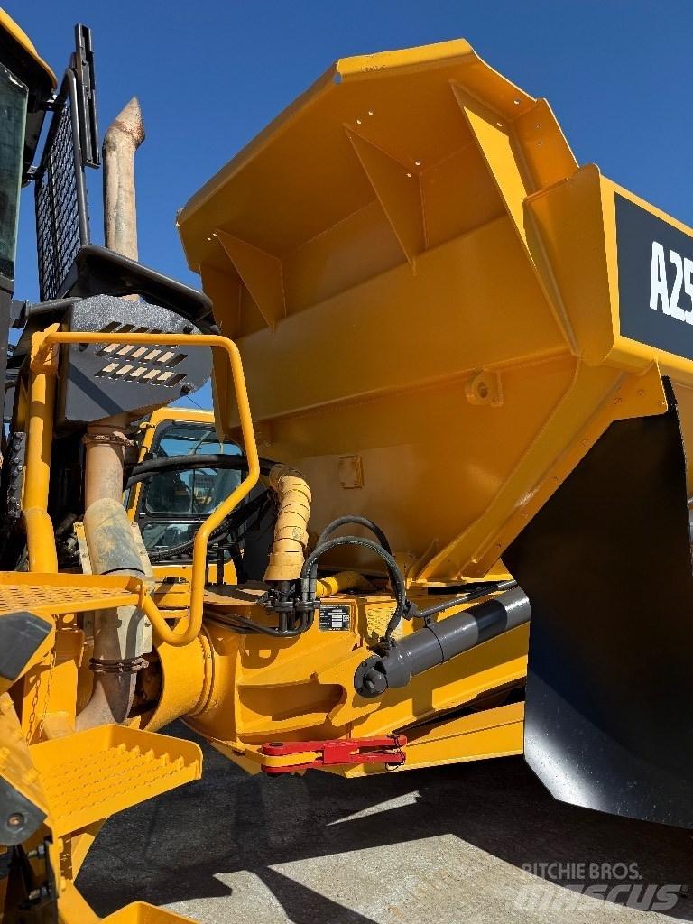Volvo A25D ساحبات مفصلية