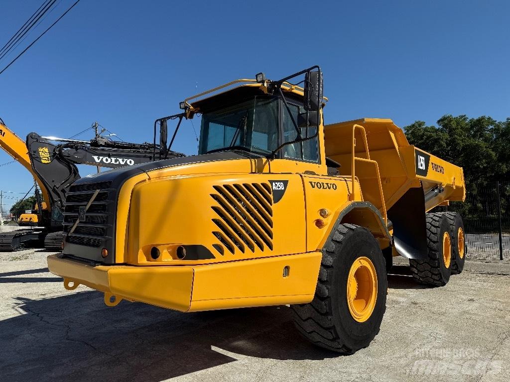 Volvo A25D ساحبات مفصلية