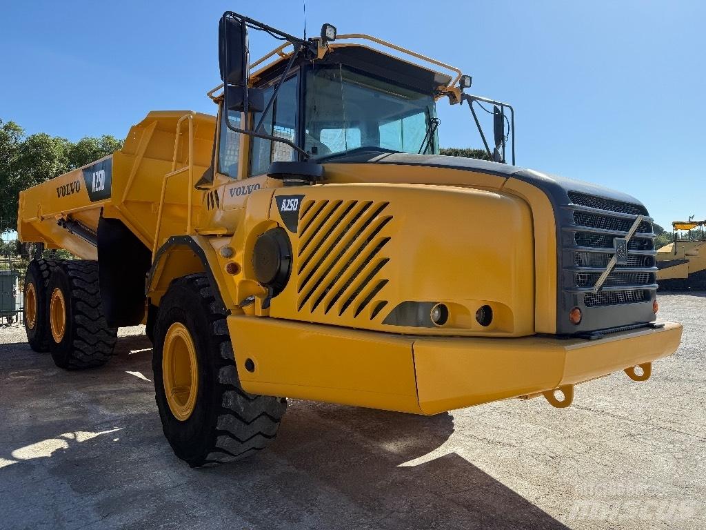 Volvo A25D ساحبات مفصلية