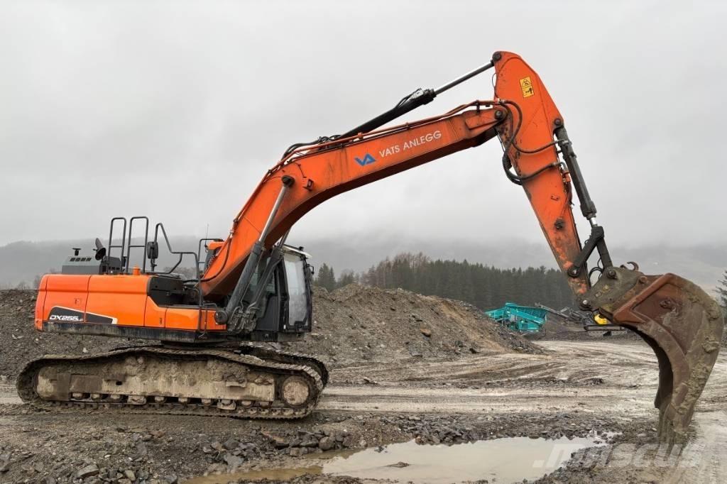 Doosan DX 255 LC-5 حفارات زحافة
