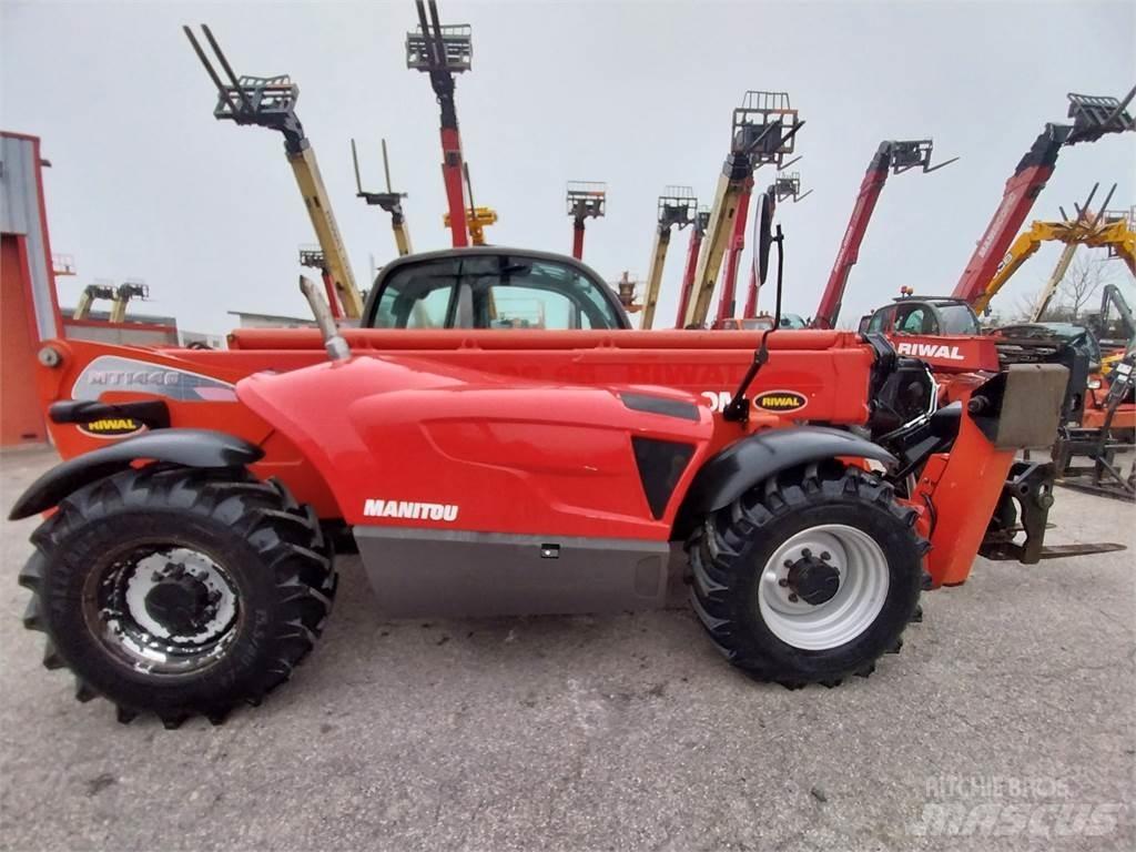 Manitou MT1440 مناولات متداخلة